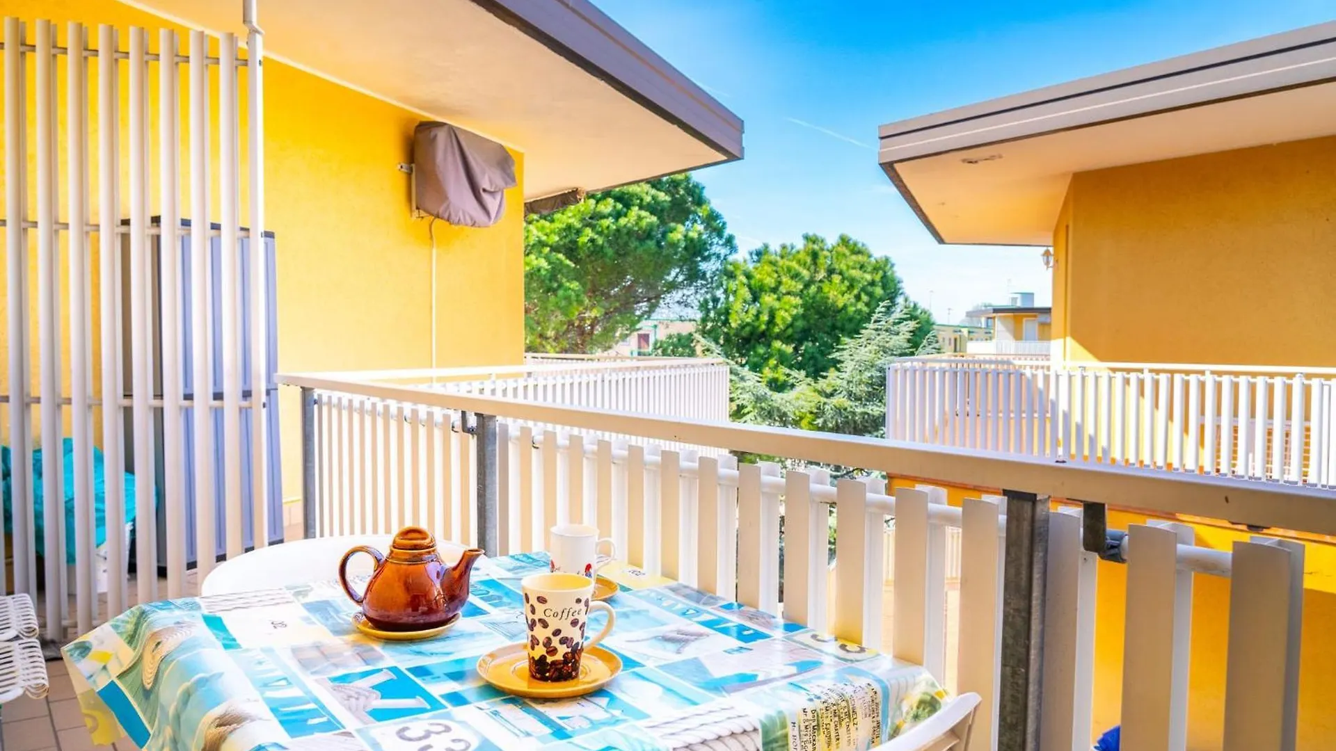 Colourful Apartment With Terrace In Bibione