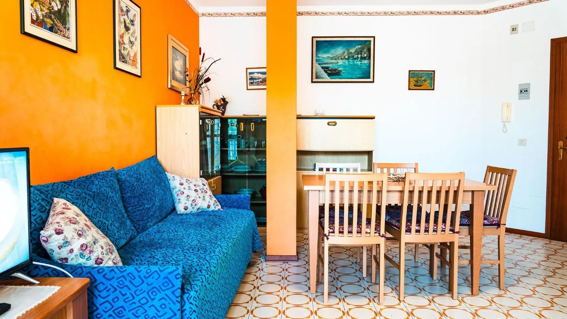 Colourful Apartment With Terrace In Bibione Italy